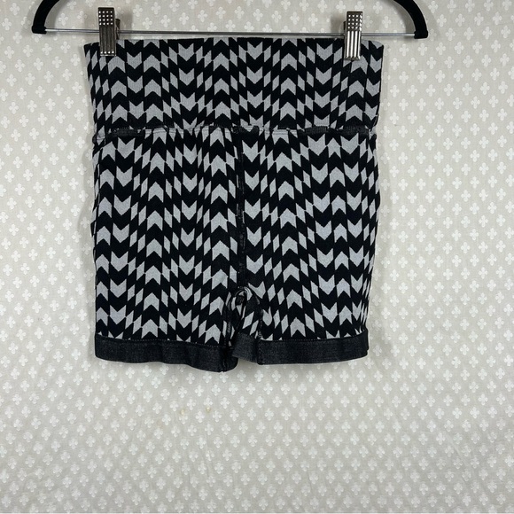 Free People Movement Black White Good Karma Chevron Print Bike Shorts - Picture 4 of 4